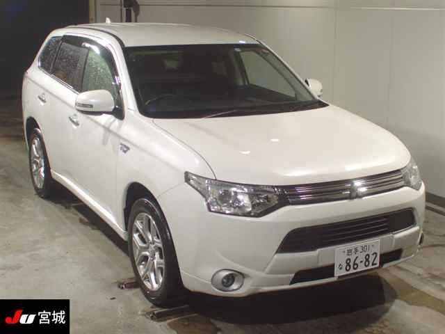 7124 MITSUBISHI OUTLANDER PHEV GG2W 2014 г. (JU Miyagi)